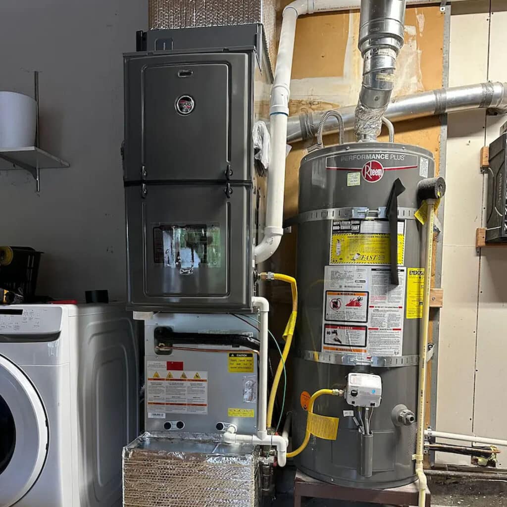 Rheen water heater inside laundry room